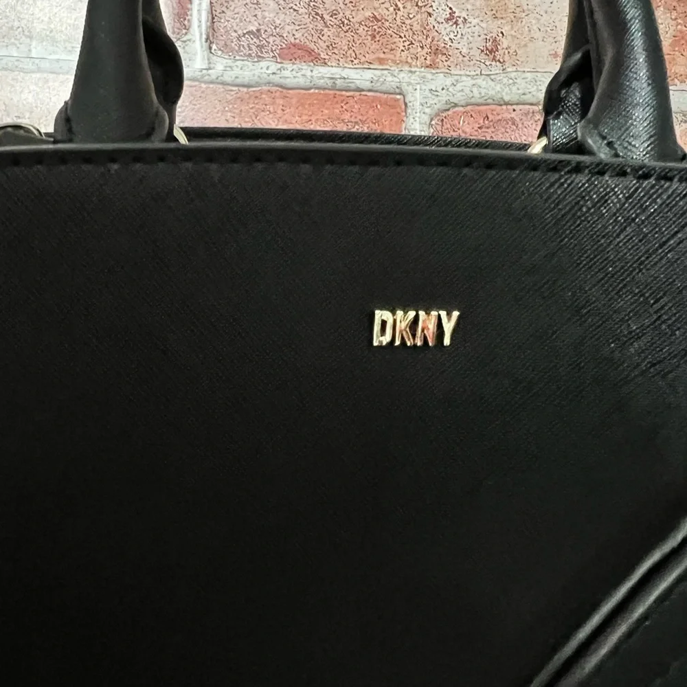 DKNY Black medium size Faux Leather Handbag
